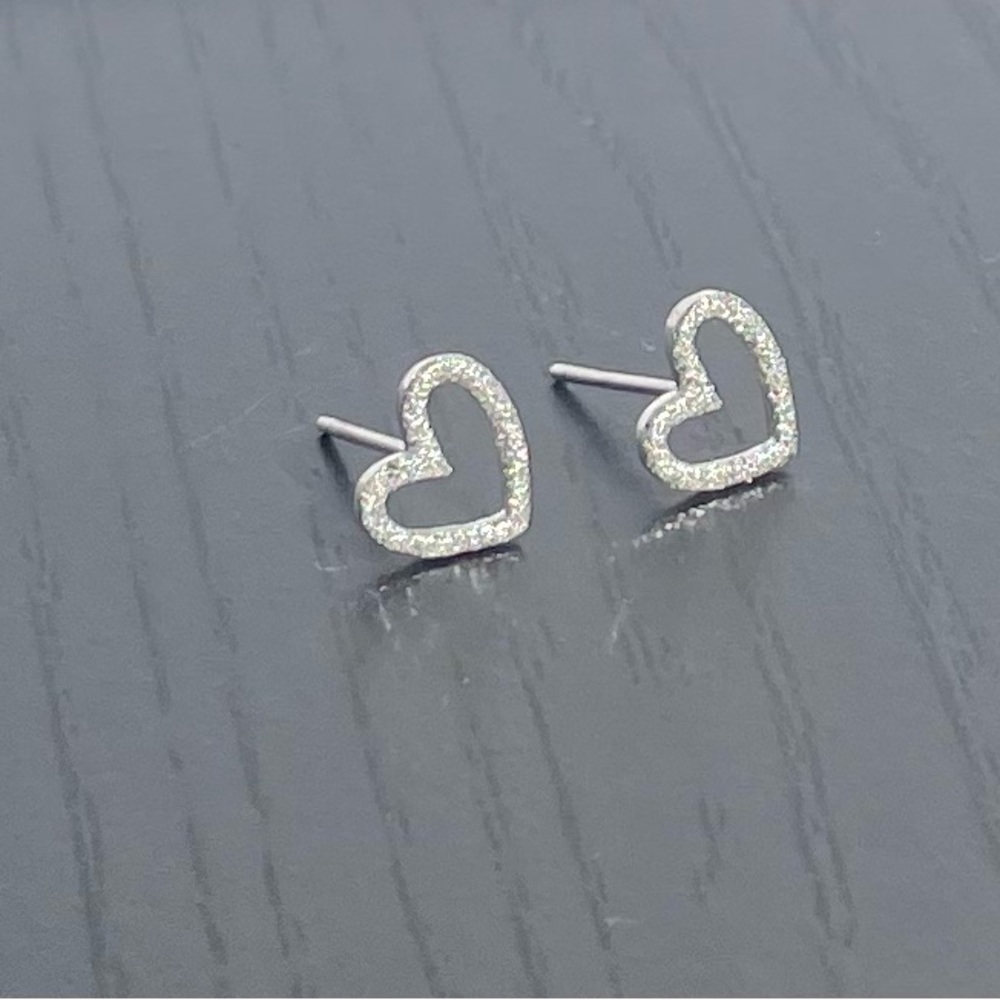 Sterling Silver Heart Stud Earrings S925